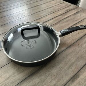 Pampered Chef 13” Signature Nonstick Skillet with Glass Lid